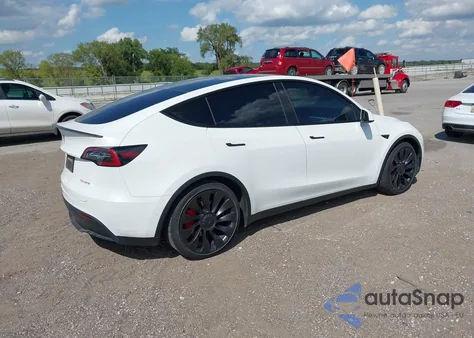 2022 Tesla Model Y Performance Dual Motor All-Wheel Drive z USA, uszkodzony, nr VIN 7SAYGDEF3NF326891